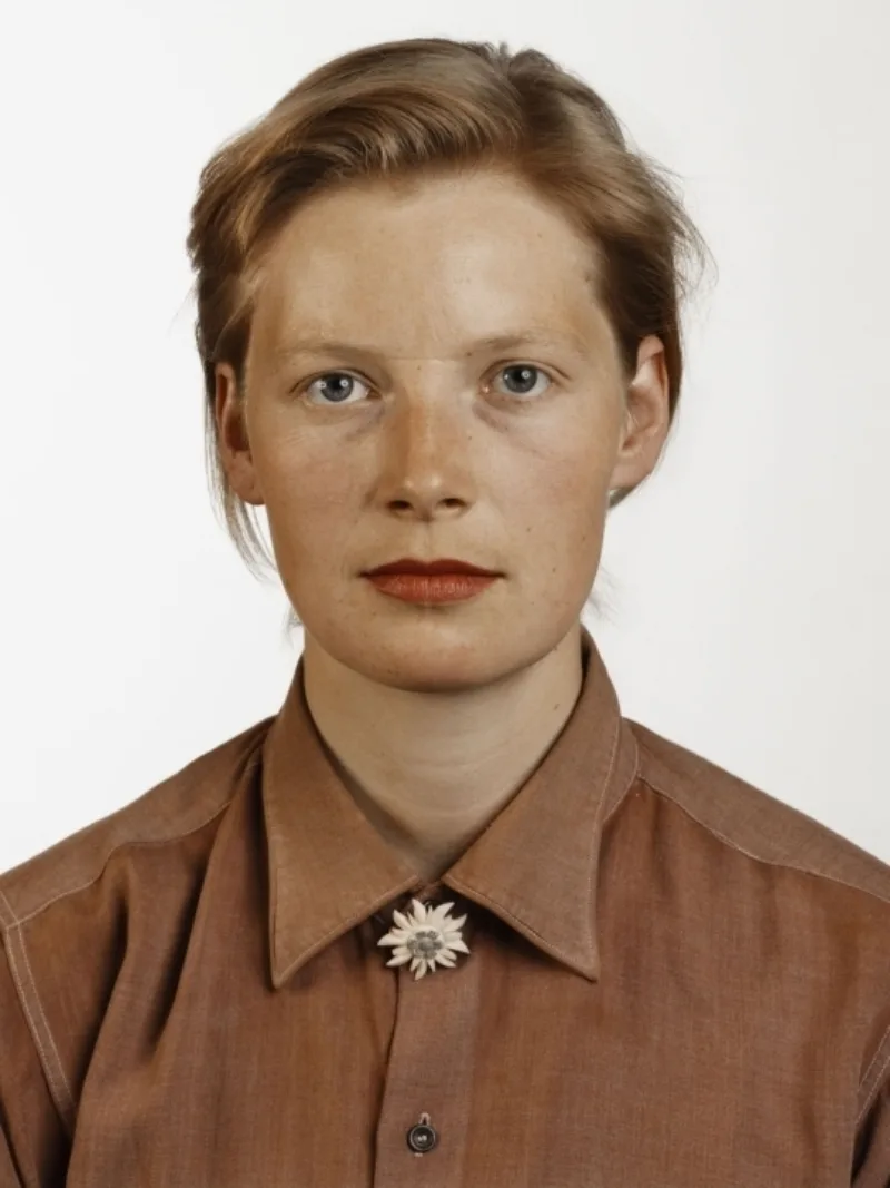 Thomas Ruff Portrait 1988 © VG Bild Kunst Bonn 2011