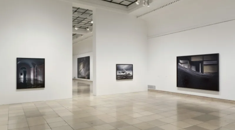 James Casebere. Flüchtig, installation view, Haus der Kunst, 2016, Photo Wilfried Petzi