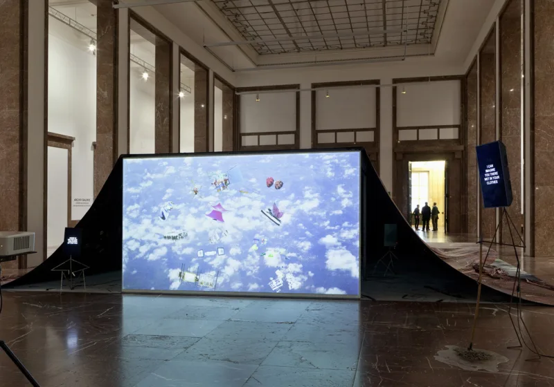 Laure Prouvost DER ÖFFENTLICHKEIT - Von den Freunden Haus der Kunst: We would be floating away from the dirty past, Installation view Haus der Kunst, 2016. Photo: Jens Weber