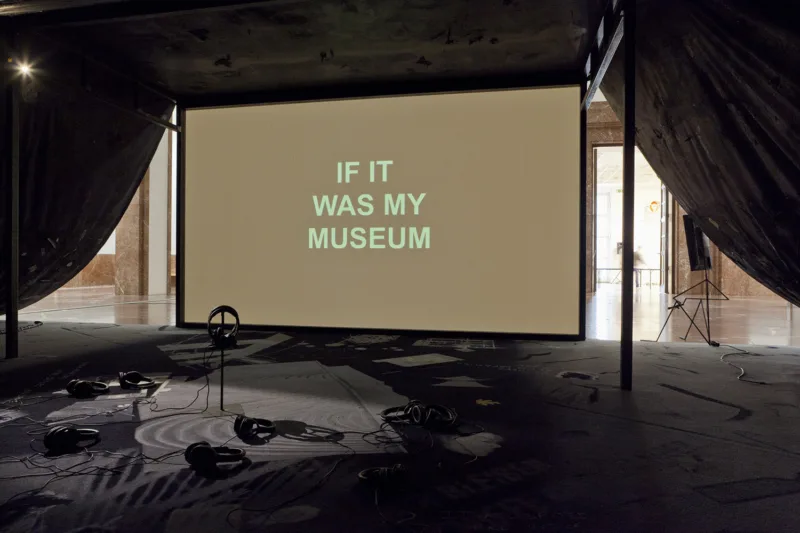 Laure Prouvost DER ÖFFENTLICHKEIT - Von den Freunden Haus der Kunst: We would be floating away from the dirty past, Installation view Haus der Kunst, 2016. Photo: Jens Weber