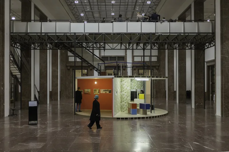 Manfred Pernice, Tutti IV, installation view, Haus der Kunst, 2013, photo Jörg Koopmann