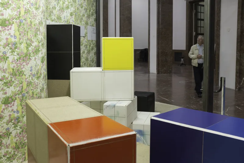 Manfred Pernice, Tutti IV, installation view, Haus der Kunst, 2013, photo Jörg Koopmann