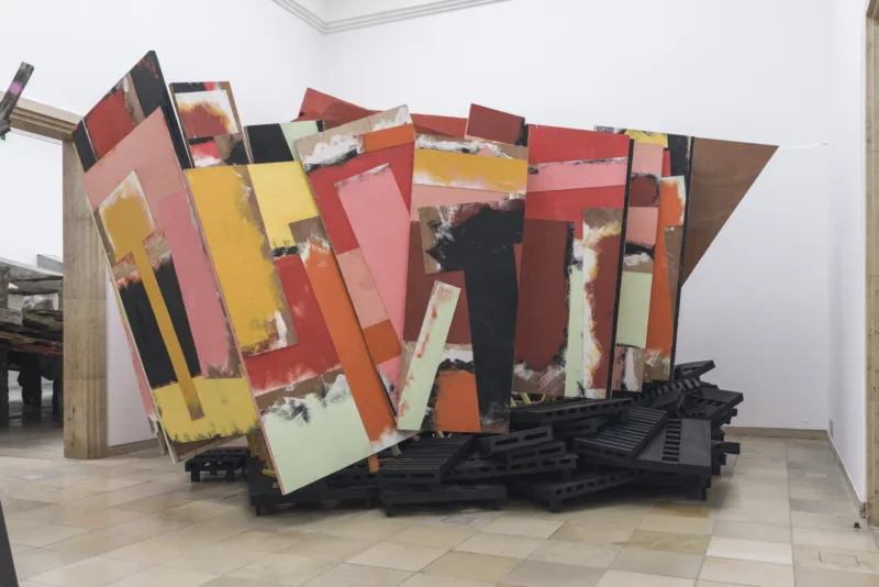 Phyllida Barlow. frontier, Installationsansicht, Haus der Kunst, 2021, Foto: Maximilian Geuter