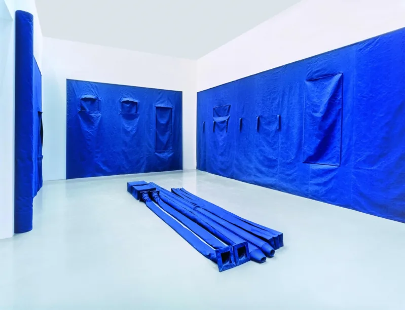 Franz Erhard Walther Raumabnahme BLAU (Hamburger Raum), 1997–1998 Franz Erhard Walther Foundation © VG Bild-Kunst, Bonn 2019