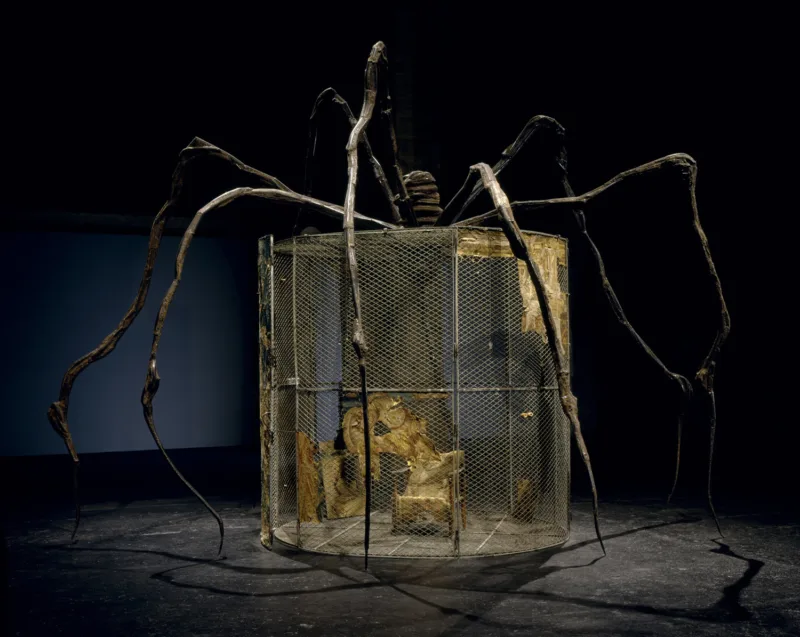 Louise Bourgeois: SPIDER, 1997. Stahl, Tapisserie, Holz, Glas, Stoff, Gummi, Silber, Gold und Knochen, 449,6 x 665,5 x 518,2 cm, Sammlung The Easton Foundation, Foto: Frédéric Delpech © The Easton Foundation / VG Bild-Kunst, Bonn 2015